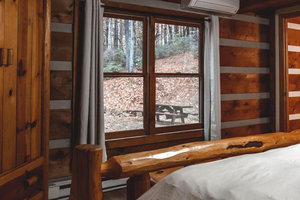 Deer Run Cabin At 36 North - Hot Tub Purlear Exterior photo